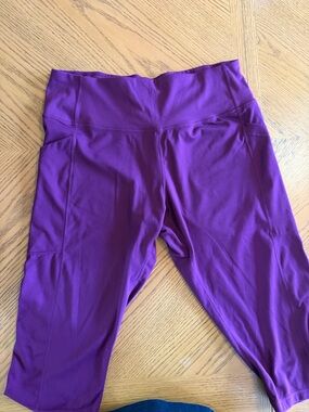 Ladies Purple Athletic Capri Leggings